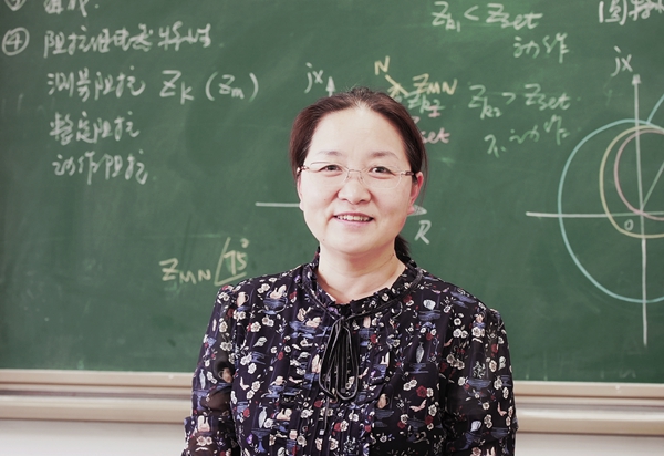 王艳老师_副本.jpg 王艳老师_副本.jpg